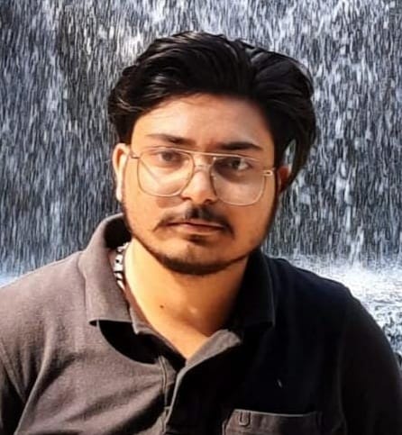 इस्माईलाबाद। स्टेडियम की टूटी हुई चार दिवारी व उगी जंगली घास। संवाद इस्माईलाबाद। स्टेडियम की टूटी हुई चार दिवारी व उगी जंगली घास। संवाद