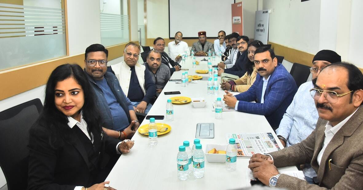 संगम-2025 कार्यक्रम की तैयारियों को लेकर पहुंचे विभिन्न समाज के लोग। संगम-2025 कार्यक्रम की तैयारियों को लेकर पहुंचे विभिन्न समाज के लोग।