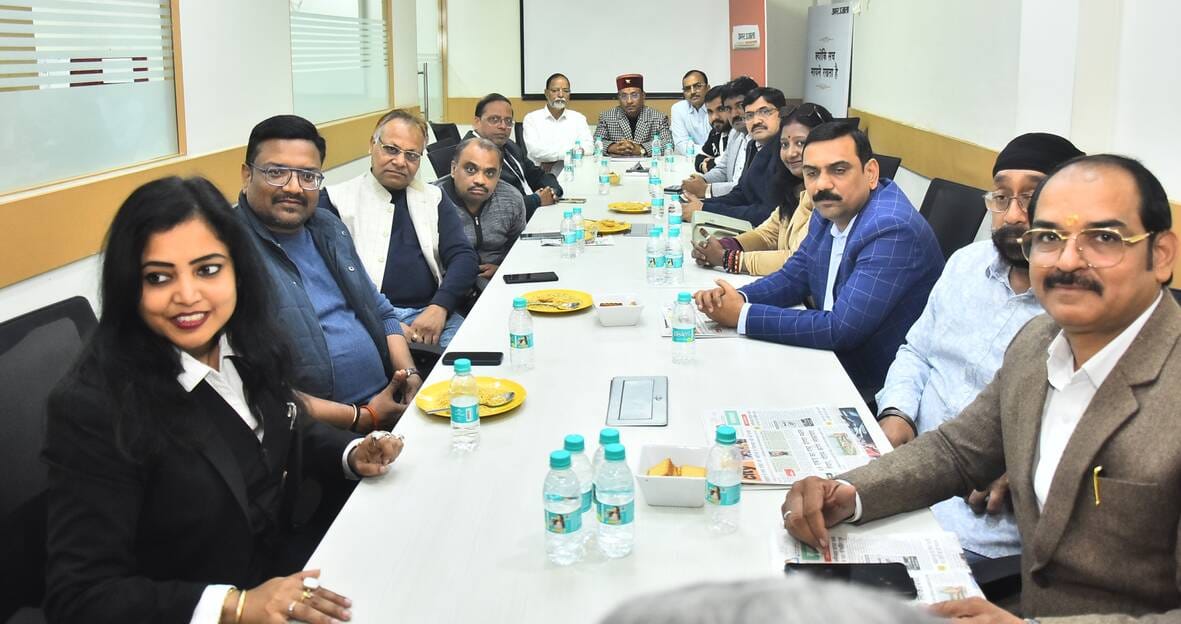 संगम-2025 कार्यक्रम की तैयारियों को लेकर पहुंचे विभिन्न समाज के लोग। संगम-2025 कार्यक्रम की तैयारियों को लेकर पहुंचे विभिन्न समाज के लोग।