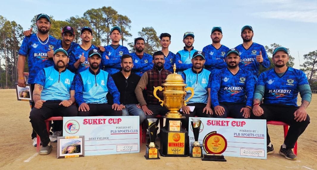 सुकेत कप की विजेता बनी ब्लैक बॉयज टीम का रामपुर में मालाएं पहनाकर किया स्वागत। संवाद