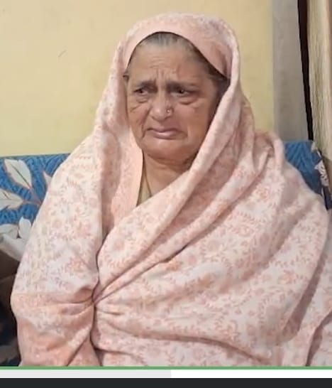 15-संतोष देवी पत्नी एएसआई संदीप लाठर।