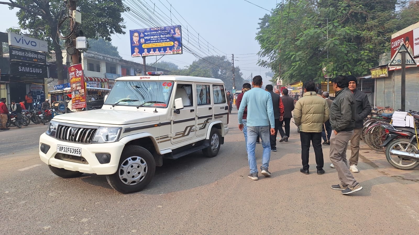 एचआरपीजी कॉलेज में सेमेस्टर परीक्षा देते परीक्षार्थी-स्रोत कॉलेज