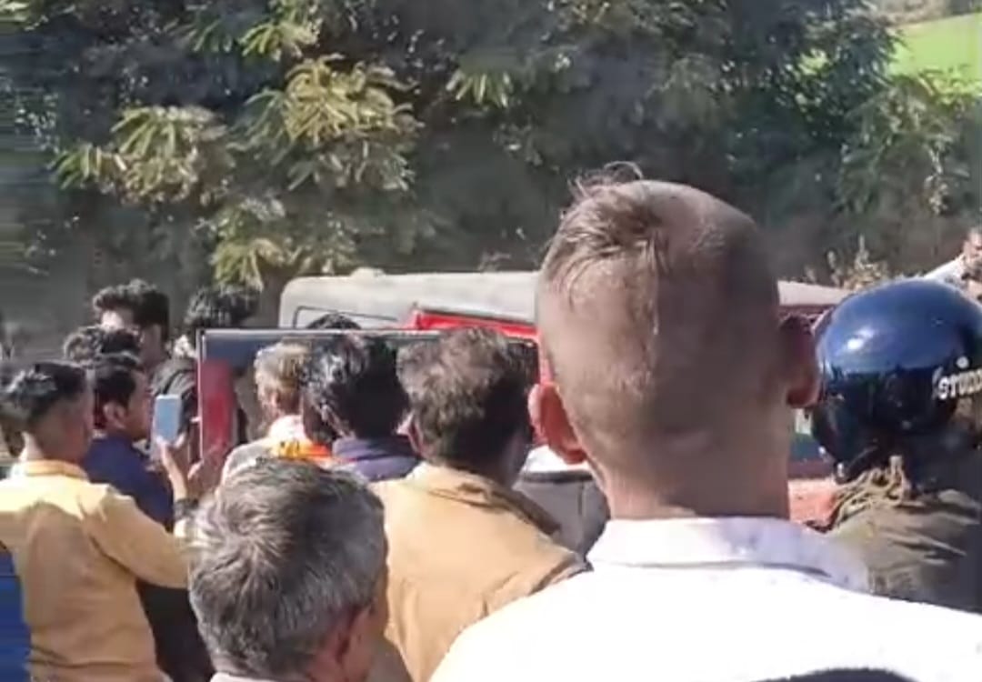 SI की बेकाबू थार का आतंक