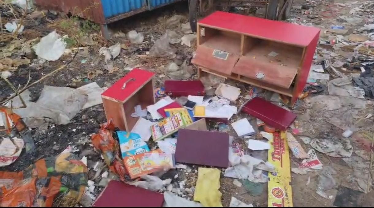 दीप ज्वेलर्स से गायब आभूषण। संवाद