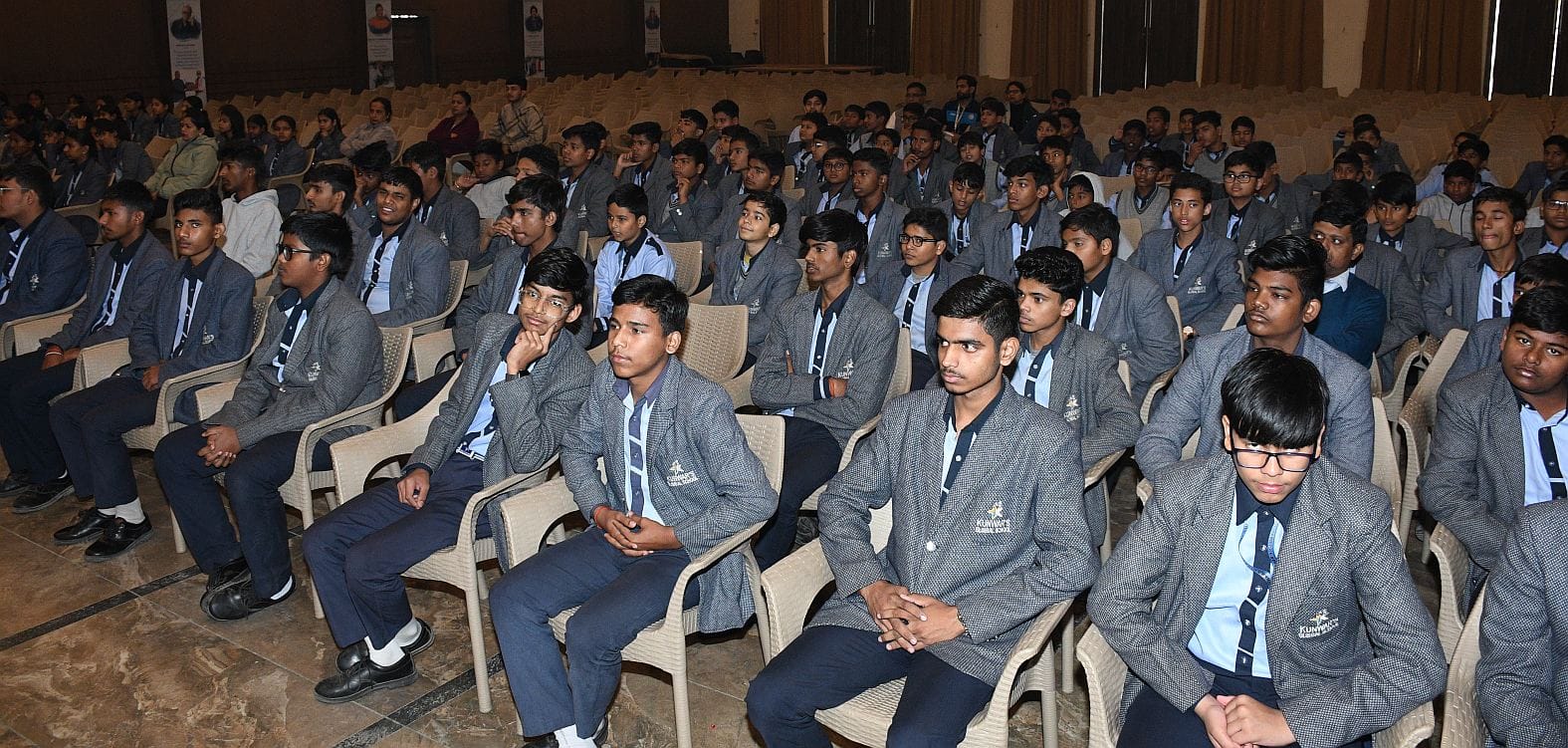 अमेरिका के वॉशिंगटन राज्य की रेडमंड सिटी काउंसिल की सदस्य बनी लखनऊ की बेटी मेनका सोनी का देवा र