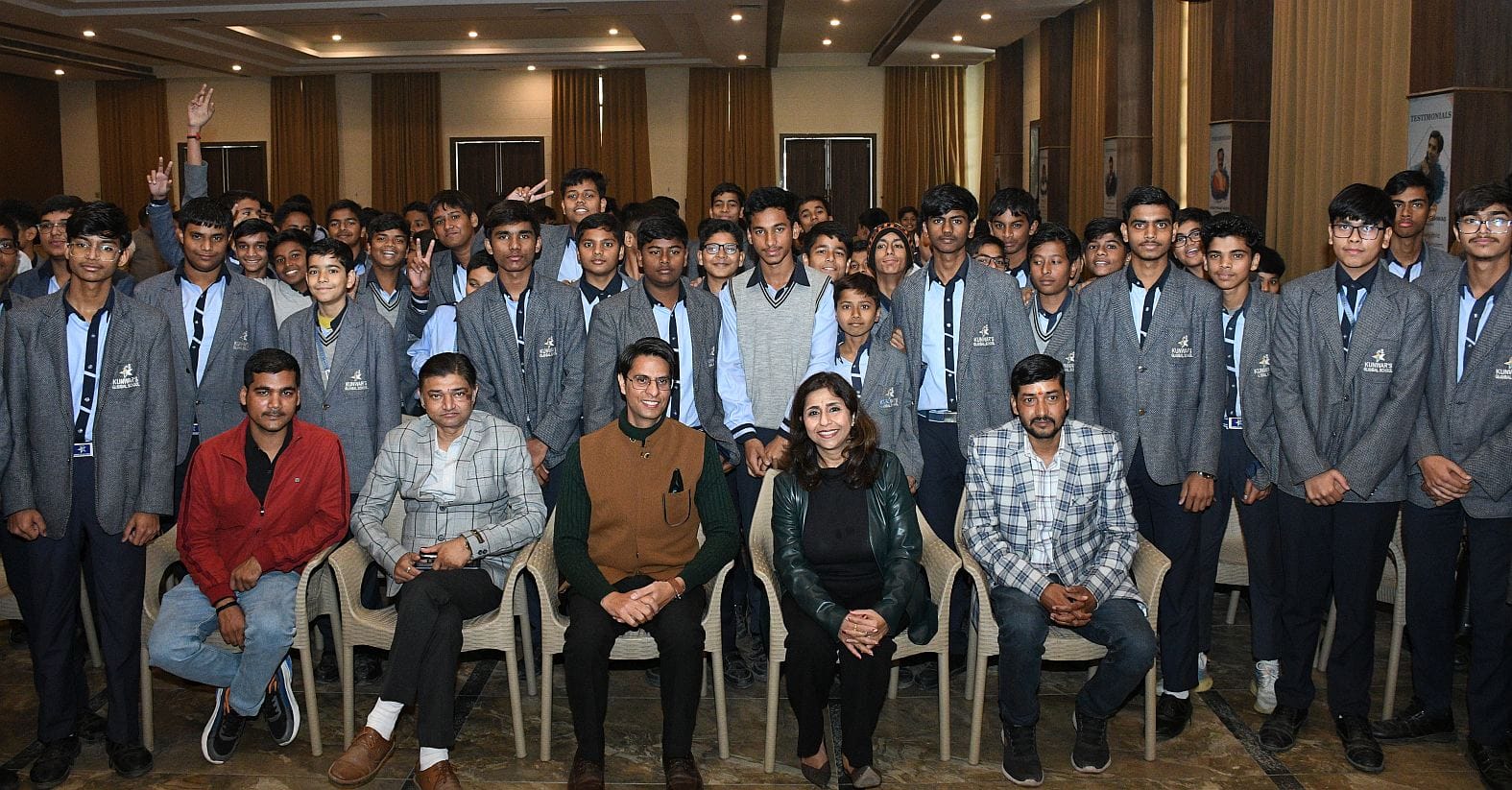 अमेरिका के वॉशिंगटन राज्य की रेडमंड सिटी काउंसिल की सदस्य बनी लखनऊ की बेटी मेनका सोनी का देवा र