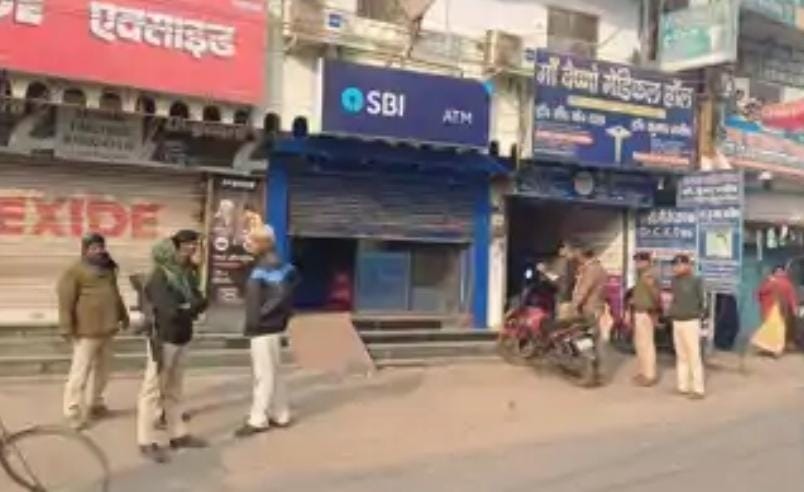 एटीएम को चोरों ने बनाया निशाना