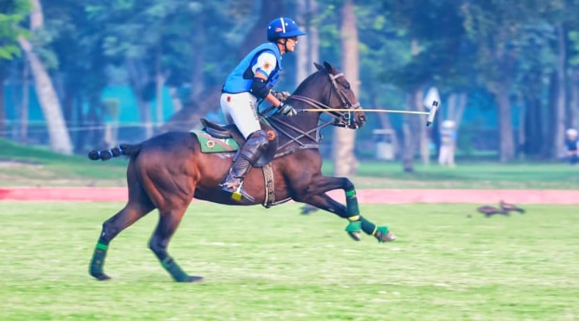 कुरुक्षेत्र। मैच देखने  के लिए दर्शक दीर्घा में लगाई कुर्सियां। संवाद
