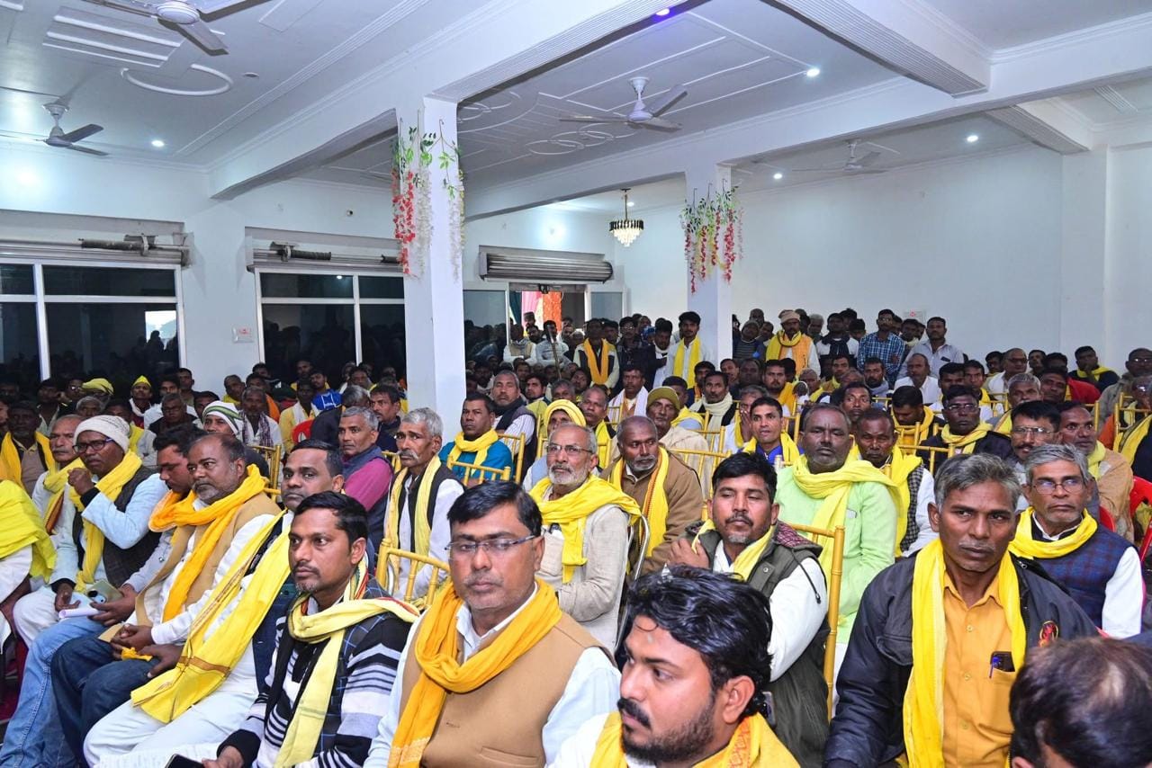 कासिमाबाद के एक मैरेज हॉल में जहूराबाद विधानसभा क्षेत्र की एसआईआर से संबंधित बैठक को संबोधित कर