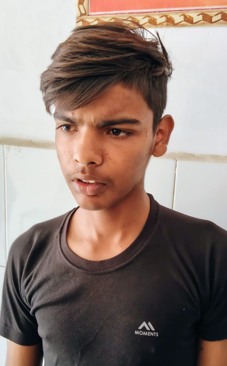 मारपीट में घायल मोहल्ला मुन्नालाल ठेली लगाने वाला मौ. उमर। (मवाना) मारपीट में घायल मोहल्ला मुन्नालाल ठेली लगाने वाला मौ. उमर। (मवाना)