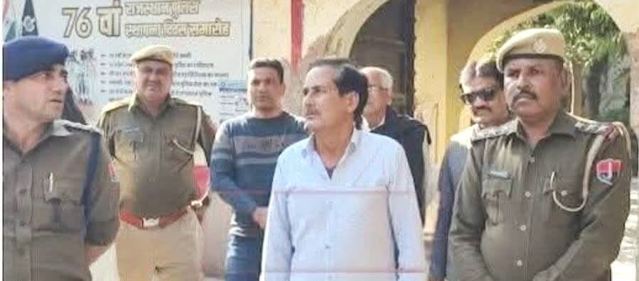 पीड़ित व्यापारी पुलिस प्रशासन की कस्टड़ी में पीड़ित व्यापारी पुलिस प्रशासन की कस्टड़ी में