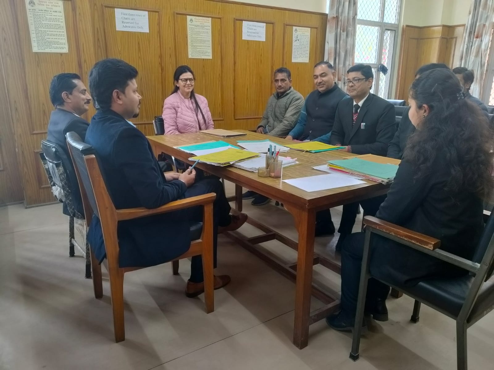 राष्ट्रीय लोक अदालत के दौरान मामलों का निपटारा करते न्यायिक दंडाधिकारी। स्रोत लोक संपर्क विभाग राष्ट्रीय लोक अदालत के दौरान मामलों का निपटारा करते न्यायिक दंडाधिकारी। स्रोत लोक संपर्क विभाग