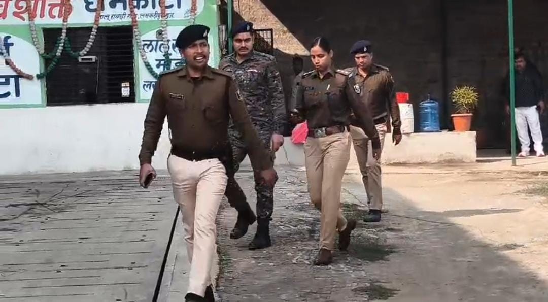 दिन दहाड़े 17 लाख की लूट