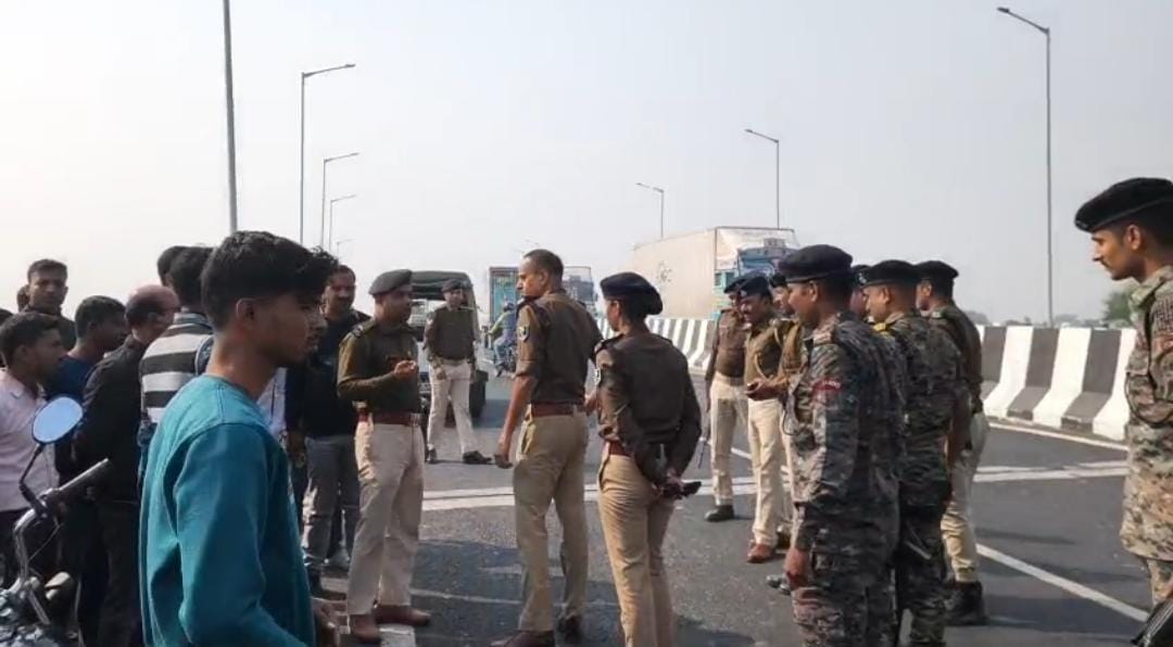 दिन दहाड़े 17 लाख की लूट