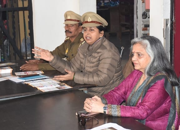 दोस्त पुलिस कार्यक्रम के तहत नेताजी सुभाष चंद्र बोस गर्ल्स पीजी कॉलेज की छात्राओं ने महिला थाने दोस्त पुलिस कार्यक्रम के तहत नेताजी सुभाष चंद्र बोस गर्ल्स पीजी कॉलेज की छात्राओं ने महिला थाने