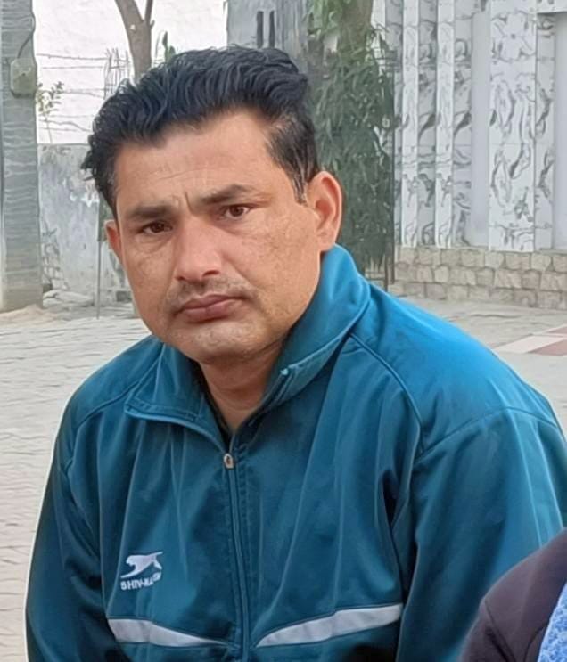 13जेएनडी22-राजनगर में मातावाली गली दिखाते हुए कॉलोनीवासी। संवाद 13जेएनडी22-राजनगर में मातावाली गली दिखाते हुए कॉलोनीवासी। संवाद