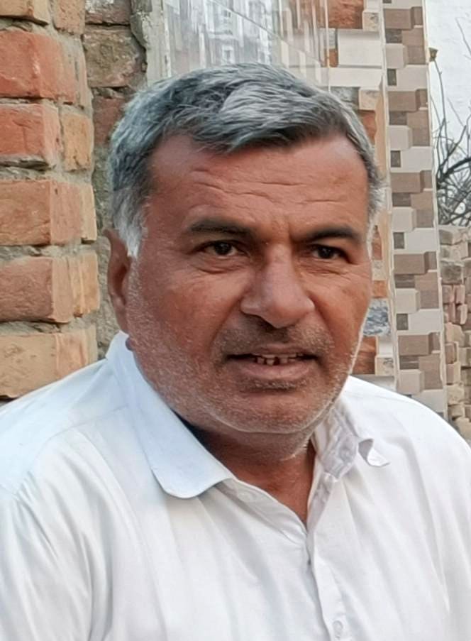 13जेएनडी22-राजनगर में मातावाली गली दिखाते हुए कॉलोनीवासी। संवाद 13जेएनडी22-राजनगर में मातावाली गली दिखाते हुए कॉलोनीवासी। संवाद