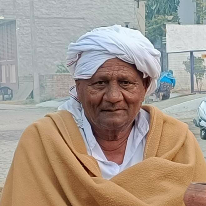 13जेएनडी22-राजनगर में मातावाली गली दिखाते हुए कॉलोनीवासी। संवाद 13जेएनडी22-राजनगर में मातावाली गली दिखाते हुए कॉलोनीवासी। संवाद
