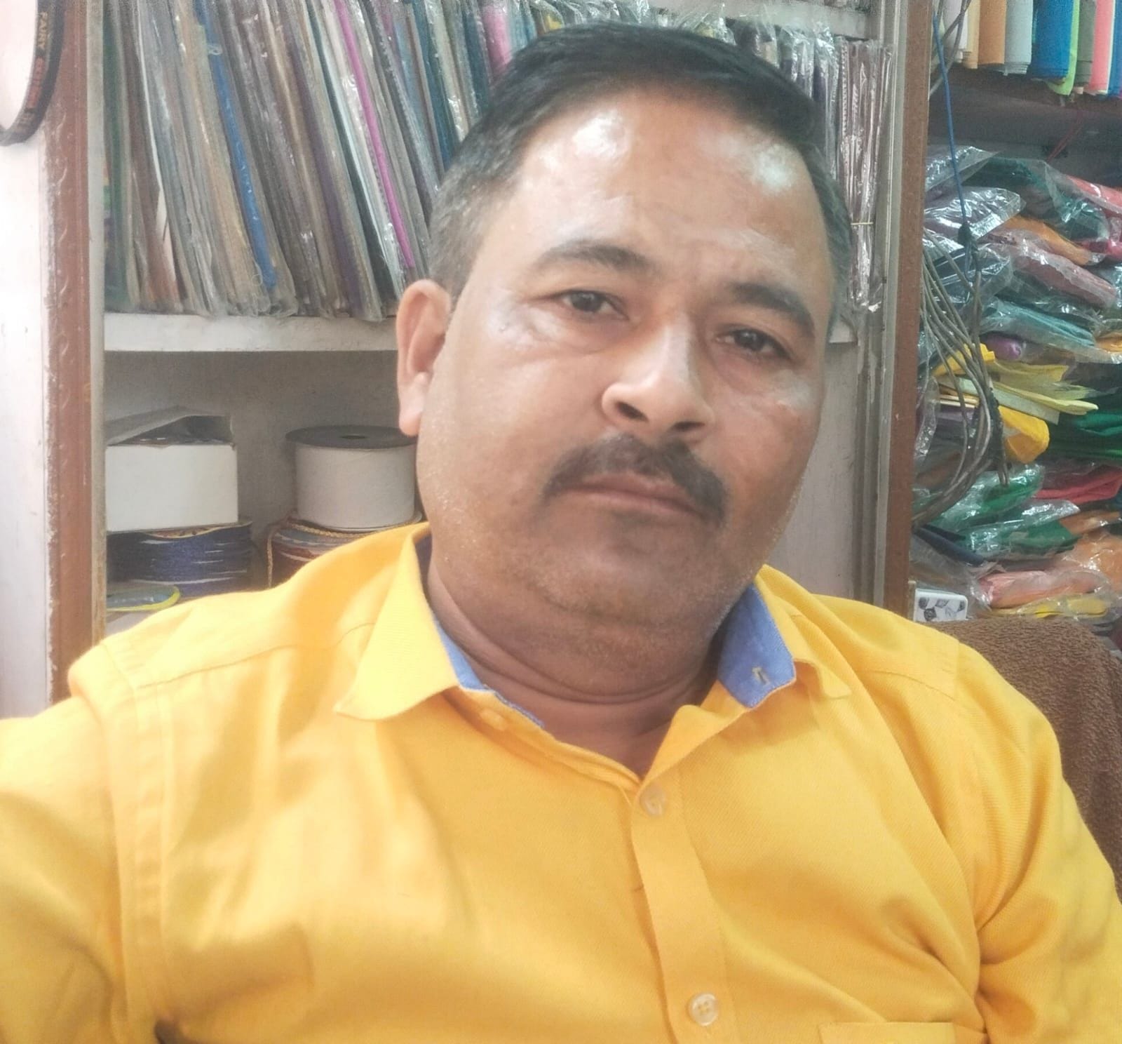 फोटो-23-दुकान पर सजे सैंटा क्लॉज, किसमस ट्री। संवाद
