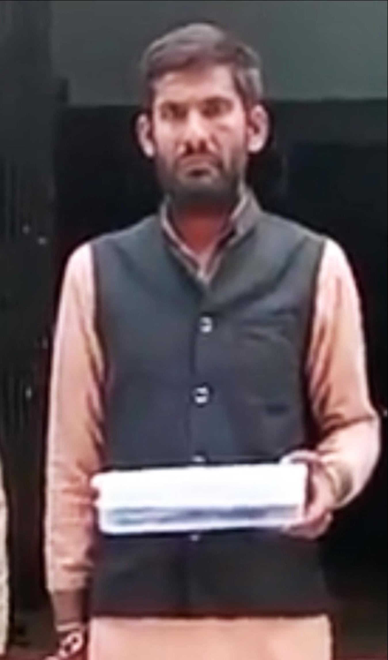 फोटो-40-थाने में आरोपी धर्मराज। स्रोत पुलिस फोटो-40-थाने में आरोपी धर्मराज। स्रोत पुलिस