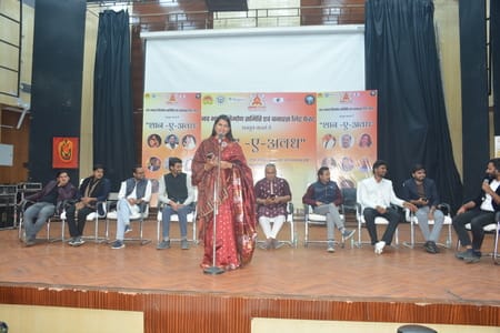 नव भारत निर्माण समिति एवं बनारस लिट फेस्ट के संयुक्त तत्वावधान में हुआशान-ए-अवध साहित्यिक उत्सव
