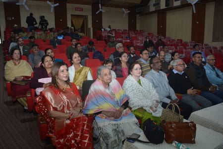 नव भारत निर्माण समिति एवं बनारस लिट फेस्ट के संयुक्त तत्वावधान में हुआशान-ए-अवध साहित्यिक उत्सव