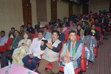 नव भारत निर्माण समिति एवं बनारस लिट फेस्ट के संयुक्त तत्वावधान में हुआशान-ए-अवध साहित्यिक उत्सव