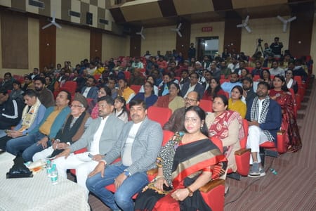 नव भारत निर्माण समिति एवं बनारस लिट फेस्ट के संयुक्त तत्वावधान में हुआशान-ए-अवध साहित्यिक उत्सव