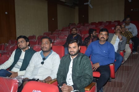 नव भारत निर्माण समिति एवं बनारस लिट फेस्ट के संयुक्त तत्वावधान में हुआशान-ए-अवध साहित्यिक उत्सव