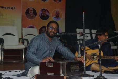 नव भारत निर्माण समिति एवं बनारस लिट फेस्ट के संयुक्त तत्वावधान में हुआशान-ए-अवध साहित्यिक उत्सव