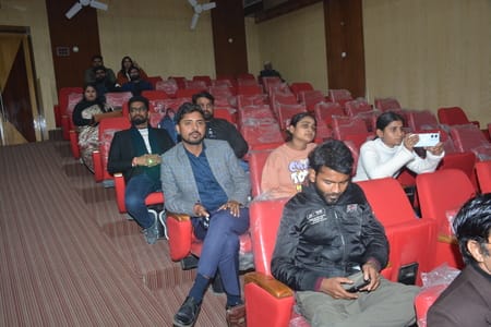 नव भारत निर्माण समिति एवं बनारस लिट फेस्ट के संयुक्त तत्वावधान में हुआशान-ए-अवध साहित्यिक उत्सव