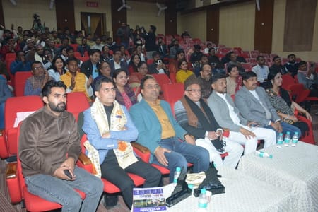 नव भारत निर्माण समिति एवं बनारस लिट फेस्ट के संयुक्त तत्वावधान में हुआशान-ए-अवध साहित्यिक उत्सव