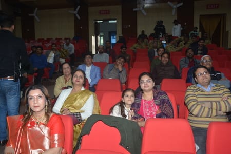 नव भारत निर्माण समिति एवं बनारस लिट फेस्ट के संयुक्त तत्वावधान में हुआशान-ए-अवध साहित्यिक उत्सव