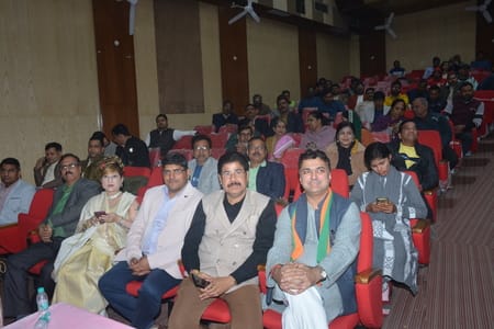 नव भारत निर्माण समिति एवं बनारस लिट फेस्ट के संयुक्त तत्वावधान में हुआशान-ए-अवध साहित्यिक उत्सव