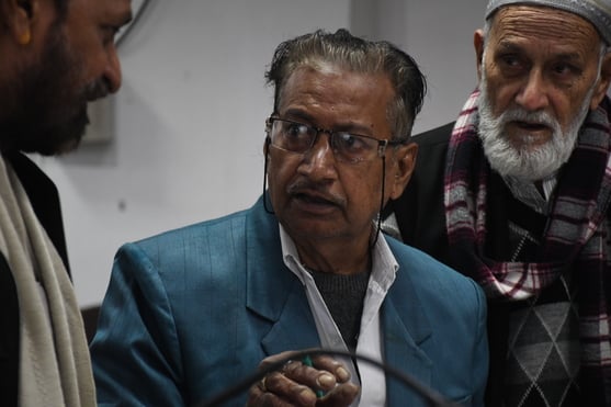पेंशन अदालत में पहुंचे फरियादी। पेंशन अदालत में पहुंचे फरियादी।