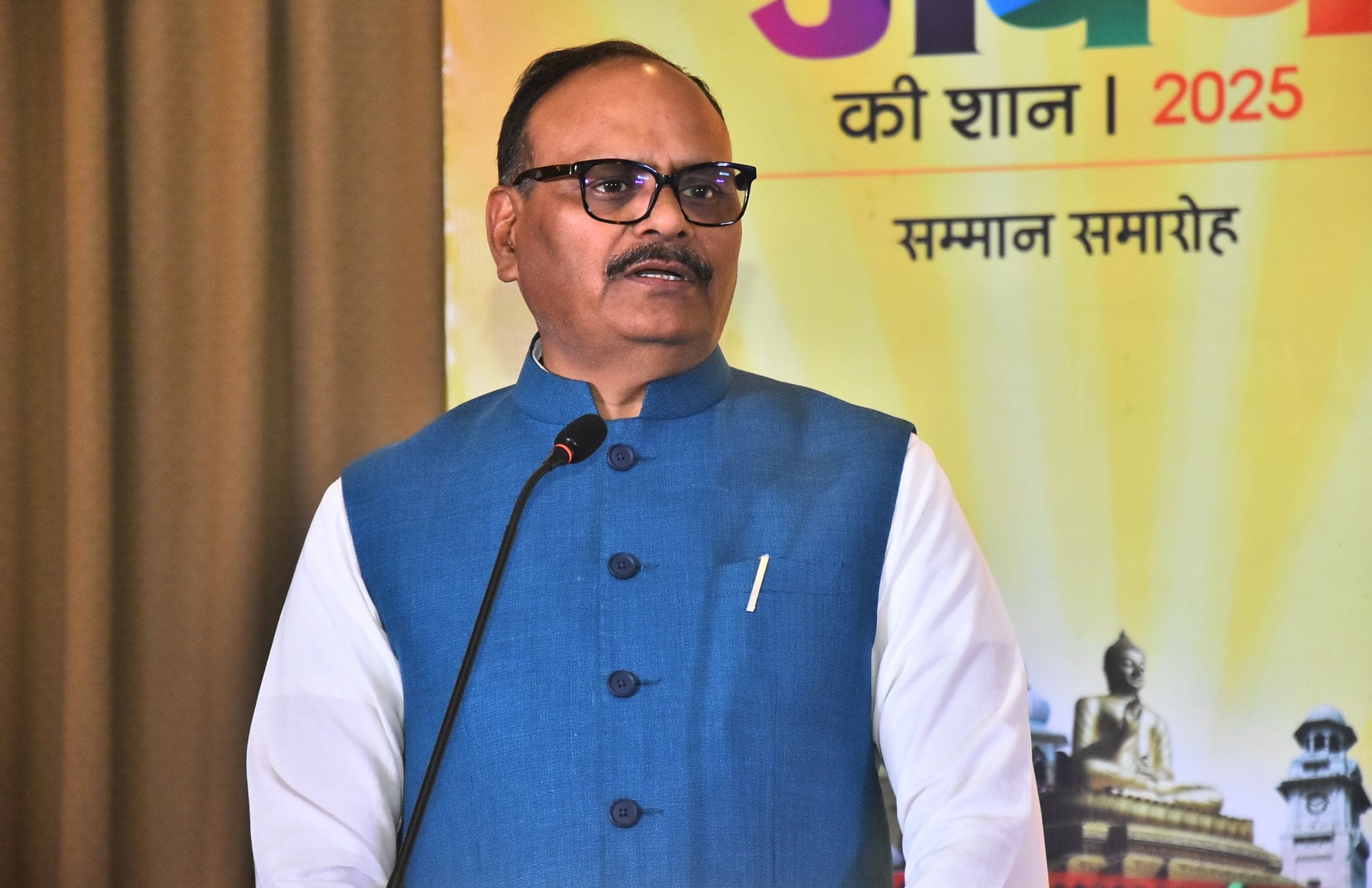 शहीद पथ स्थित होटल मरक्योर में अमर उजाला की ओर से शनिवार को आयोजित अवध की शान सम्मान समारोह सम् शहीद पथ स्थित होटल मरक्योर में अमर उजाला की ओर से शनिवार को आयोजित अवध की शान सम्मान समारोह सम्