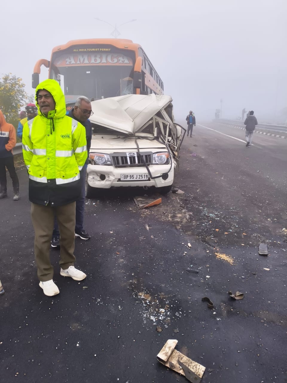 फोटो 14 एचएएमपी- 10 बिलखते परिजन। संवाद फोटो 14 एचएएमपी- 10 बिलखते परिजन। संवाद