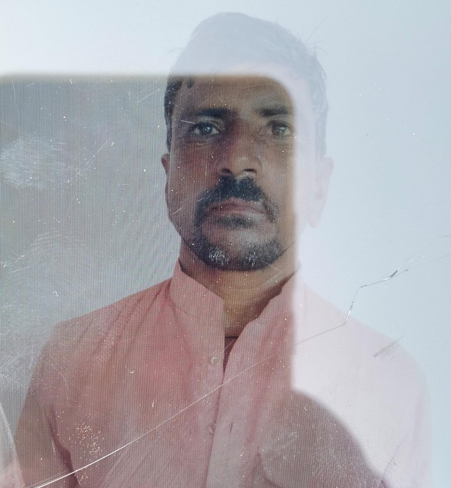 फोटो 14एचएएमपी 01 घटना स्थल पर क्षतिग्रस्त बोलेरो के पास लगी भीड़। संवाद फोटो 14एचएएमपी 01 घटना स्थल पर क्षतिग्रस्त बोलेरो के पास लगी भीड़। संवाद