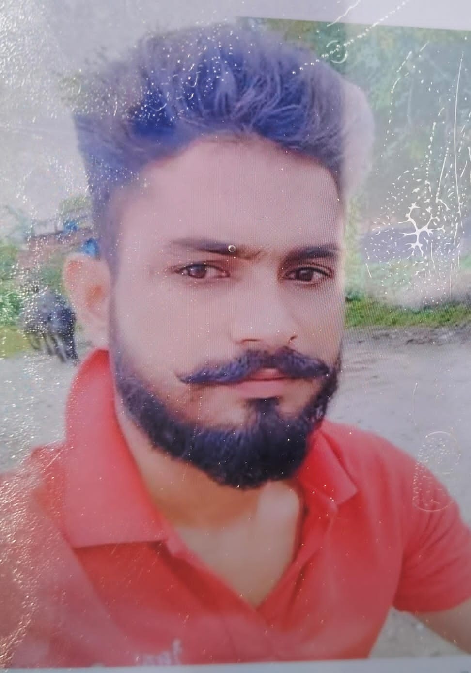 फोटो 14एचएएमपी 01 घटना स्थल पर क्षतिग्रस्त बोलेरो के पास लगी भीड़। संवाद फोटो 14एचएएमपी 01 घटना स्थल पर क्षतिग्रस्त बोलेरो के पास लगी भीड़। संवाद