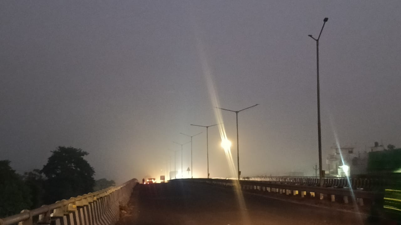 हाईवे स्थित ओवरब्रिज पर नही जल रही स्ट्रीट लाइट-संवाद हाईवे स्थित ओवरब्रिज पर नही जल रही स्ट्रीट लाइट-संवाद