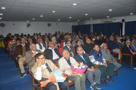  लखनऊ विश्वविद्यालय के भूविज्ञान विभाग में रविवार को भूविज्ञान विभाग पूर्व छात्र संघ की ओर से व