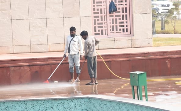 राष्ट्र प्रेरणा स्थल पर लोकार्पण समारोह के लिए चल रही तैयारियां। राष्ट्र प्रेरणा स्थल पर लोकार्पण समारोह के लिए चल रही तैयारियां।