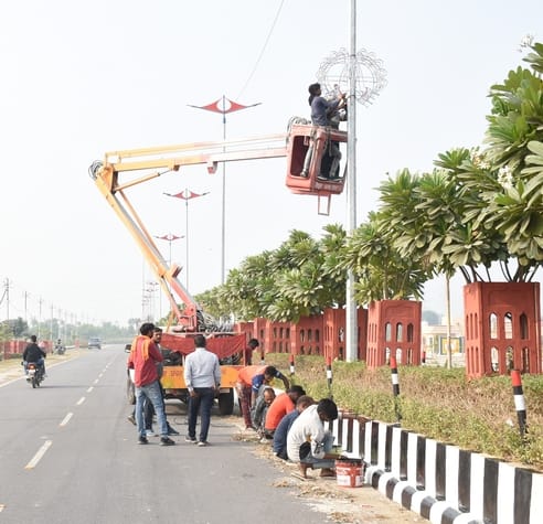 राष्ट्र प्रेरणा स्थल पर लोकार्पण समारोह के लिए चल रही तैयारियां। राष्ट्र प्रेरणा स्थल पर लोकार्पण समारोह के लिए चल रही तैयारियां।