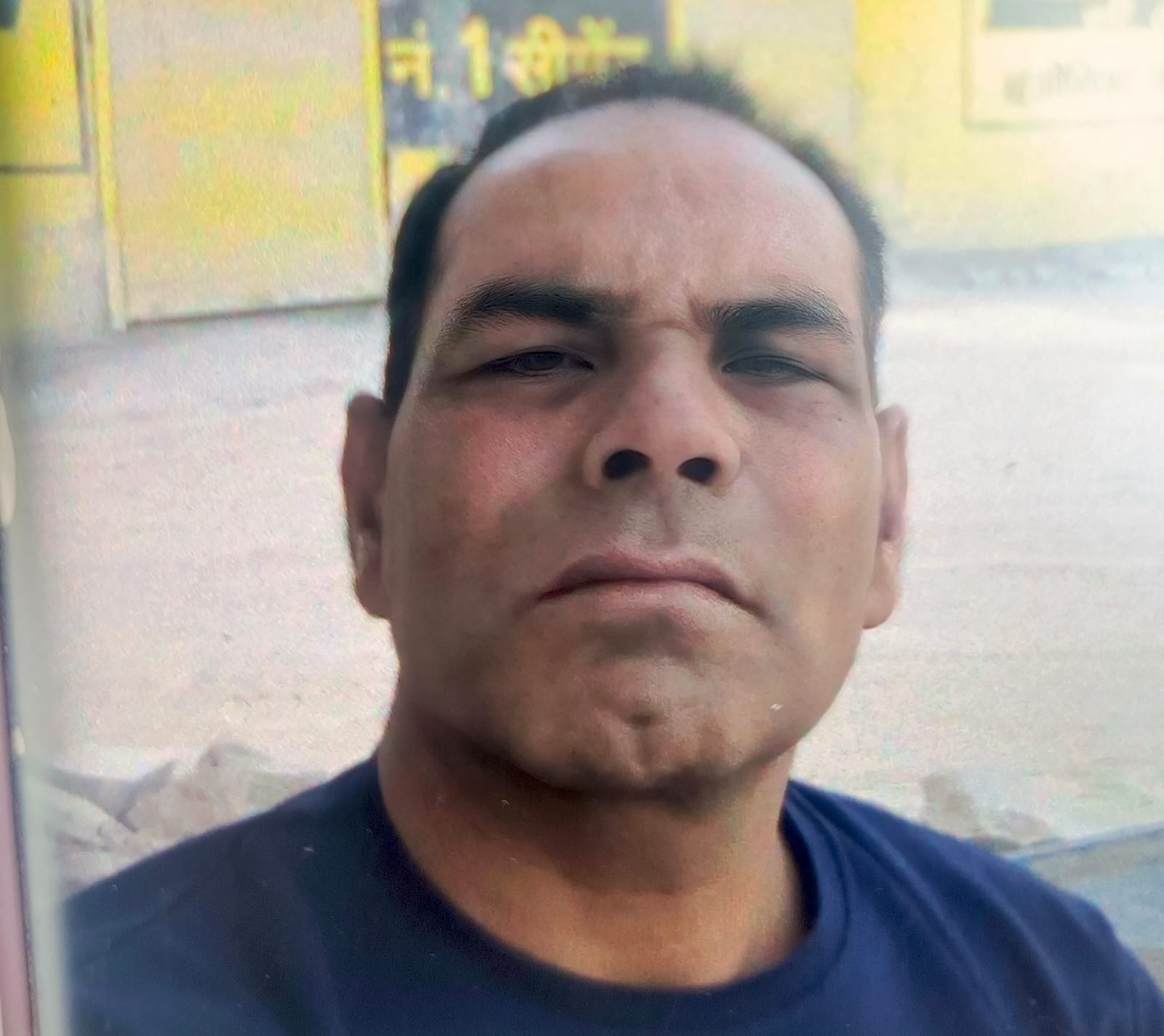 10...रोहतक स्थित महम के 152डी पर रविवार को हुए सड़क हादसे में इसी ट्रक में फंसा था राजस्थान के