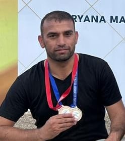 22...रिटायर्ड कैप्टन रणबीर खोखर।