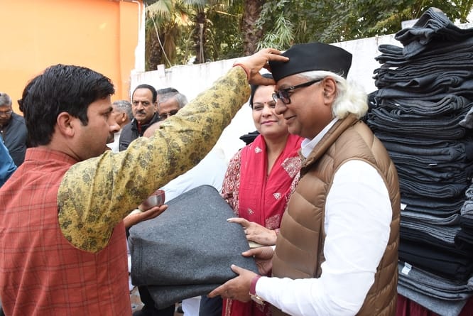 बीरबल साहनी मार्ग स्थित श्री श्याम मंदिर में सोमवार को तुलादान किया गया। 