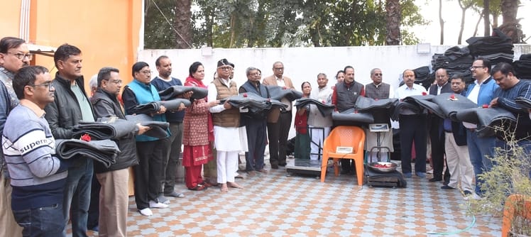 बीरबल साहनी मार्ग स्थित श्री श्याम मंदिर में सोमवार को तुलादान किया गया। 