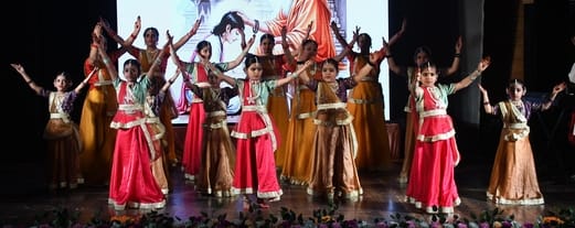 घृताक्षी संगीतशाला संस्था की ओर से गोमतीनगर स्थित अंतरराष्ट्रीय बौद्ध संस्थान में नमामि कृष्णम 