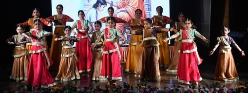 घृताक्षी संगीतशाला संस्था की ओर से गोमतीनगर स्थित अंतरराष्ट्रीय बौद्ध संस्थान में नमामि कृष्णम 