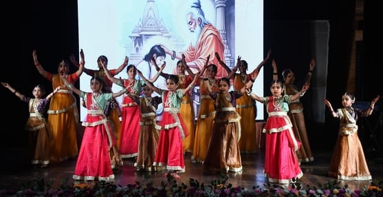 घृताक्षी संगीतशाला संस्था की ओर से गोमतीनगर स्थित अंतरराष्ट्रीय बौद्ध संस्थान में नमामि कृष्णम 